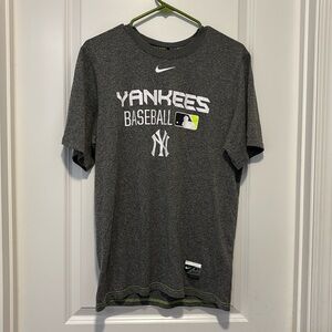Nike NewYork Yankees active authentic collection sports tee unisex baseball‎ S